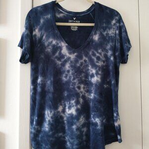 American Eagle AE Soft & Sexy Short-Sleeve V-Neck Tie Dye Tee Shirt in Navy